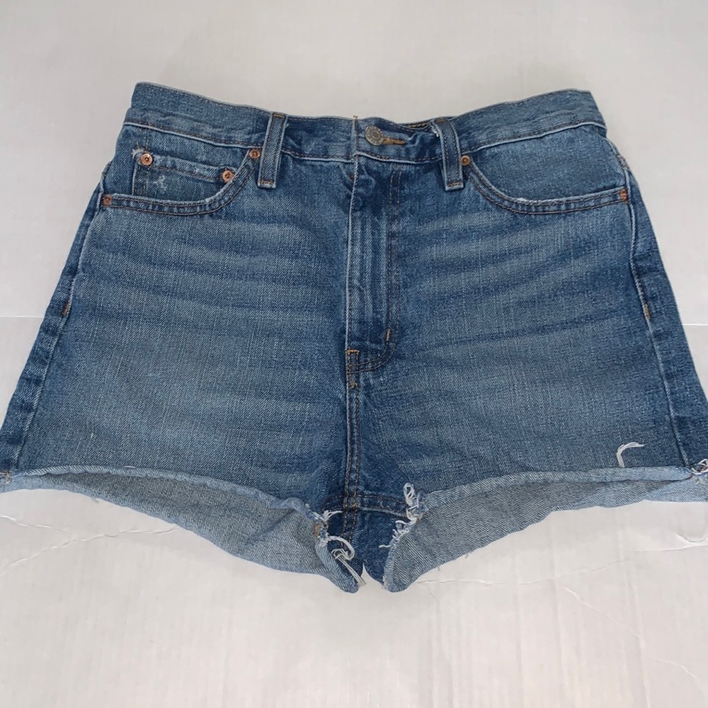 BDG Girlfriend High Rise Denim Shorts Size 28